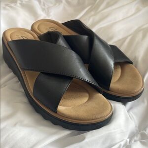 Clarks Black and Tan Sandals